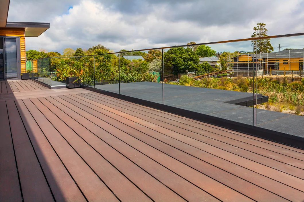 Aluminum Balcony Frameless 42 Inches High Tempered Glass Railing Design